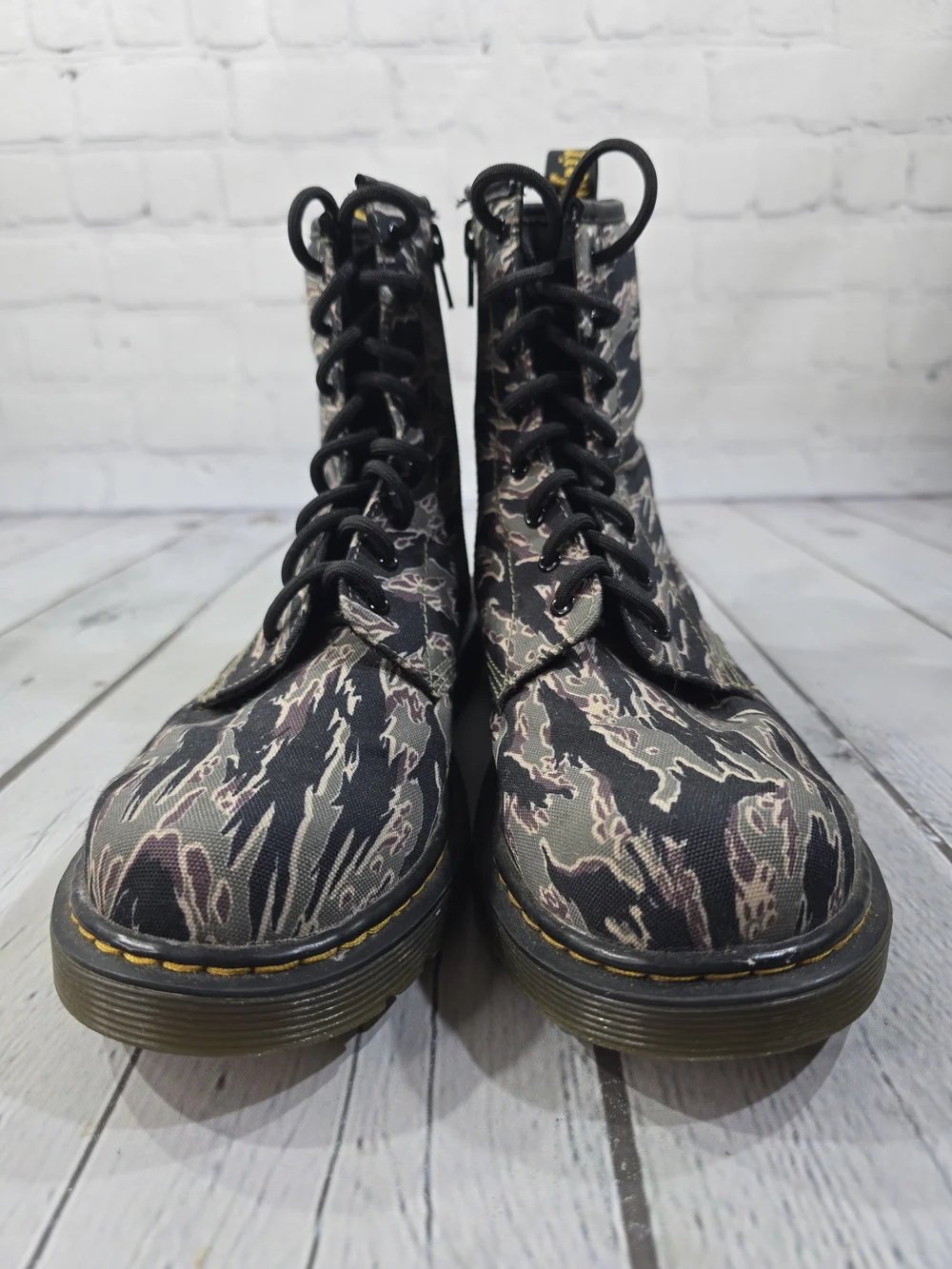 Doc Martens Dr. Martens Air Wair Camouflage Zip & Lace Up Boots Size 6M 7L